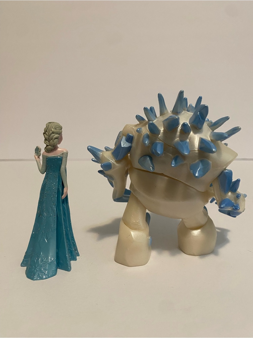 Disney Frozen Elsa Marshmallow Snow Queen Princess Monster Playset Cake Topper - Picture 2 of 3